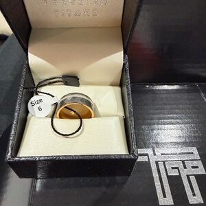 Elegant Silver and Gold Women's Ring